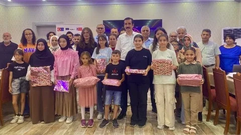 KAYMAKAM TOPSAKALOĞLU 'NDAN BAŞARILI ÖĞRENCİLERİ ÖDÜLLENDİRDİ