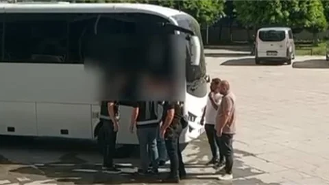 Tarsus’ta Şafak Operasyonu: Gözaltılar Adliyeye Sevk Edildi, Cihazlara El Konuldu