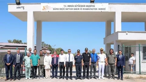 VALİ TOROS, SİLİFKE GEÇİCİ HAYVAN BAKIM VE REHABİLİTASYON MERKEZİNDE DENETİM GERÇEKLEŞTİRDİ