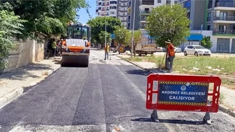 AKDENİZ BELEDİYESİ ÇALIŞIYOR