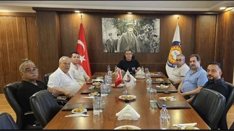 BAŞKAN KOÇAK, 6. MESLEK KOMİTESİ ÜYELERİYLE BİRARAYA GELDİ