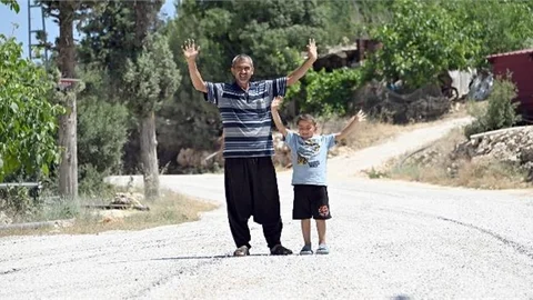 ERDEMLİ'DE KÜSTÜLLÜ-KIZILEN ARASI 4 BİN 200 METRELİK BAĞLANTI YOLU YENİLENDİ