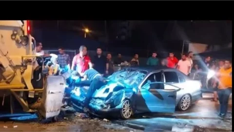 Çöp Kamyonuna Çarpan Otomobil Can Aldı