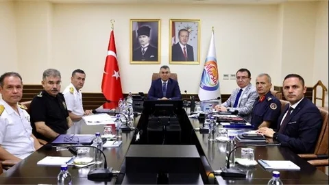 MERSİN'DE 857 ŞAHIS YAKALANDI, 1521 ARAÇ TRAFİKTEN MEN EDİLDİ