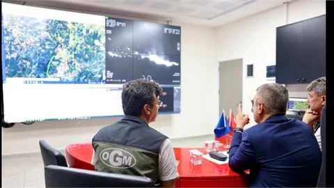 VALİ TOROS, ORMAN BÖLGE MÜDÜRLÜĞÜ ‘YANGIN YÖNETİM MERKEZİ’NDE İNCELEMELERDE BULUNDU