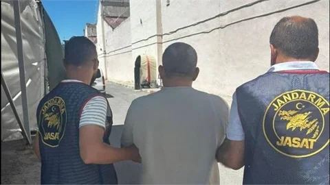 JANDARMA, 41 YIL KESİNLEŞMİŞ HAPİS CEZASI BULUNAN ŞAHISI YAKALADI