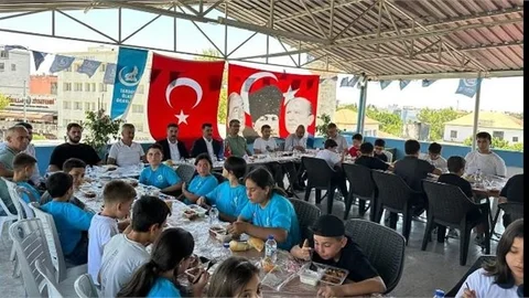 ÜLKÜ OCAKLARI MERSİN İL BAŞKANI AHMET BEBEK, ÜLKÜ ÇİÇEKLERİ YAZ KAMPINI ZİYARET ETTİ