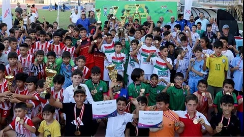 BÜYÜKŞEHİR’İN ‘U-11 / U-12 FUTBOL ŞENLİK LİGİ’ SONA ERDİ