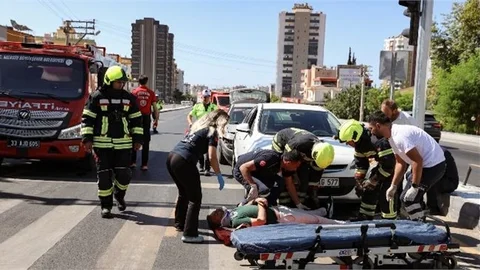 BÜYÜKŞEHİR, ‘BİR KURAL, BİR ÖMÜR’ TATBİKATI İLE TRAFİKTE FARKINDALIK YARATTI