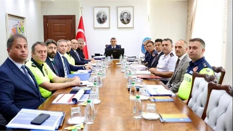 MERSİN'DE BİN 135 SİLAH ELE GEÇİRİLDİ, BİN 233 KİŞİ HAKKINDA YASAL İŞLEM YAPILDI