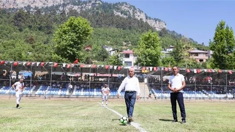 FUTBOL HEYECANINI YAYLALARA TAŞIYAN ‘30 AĞUSTOS ZAFER KUPASI’ İÇİN İLK DÜDÜK ÇALDI