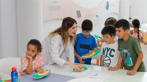 BÜYÜKŞEHİR MERCAN BİLİM MERKEZİ’NDE ÇOCUKLARA AFET EĞİTİMİ VERİLİYOR