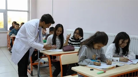 MERSİN BÜYÜKŞEHİR BELEDİYESİ, EĞİTİMDEKİ BAŞARI ÇITASINI BİR KEZ DAHA YÜKSELTTİ