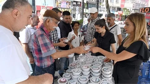 MERSİN'’DE 20 BİN KİŞİYE AŞURE İKRAMI