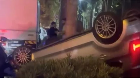 Hilton Civarında Feci Kaza: Otomobil Takla Attı