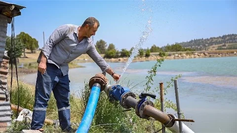 Mersin'de Atlılar Mahallesi’nde Çiftçilere 4 Bin 200 Metre Sulama Borusu Desteği
