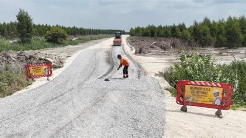 Mersin Büyükşehir Belediyesi’nden Tarsus Yeşiltepe Bölgesinde Sathi Asfalt Çalışması