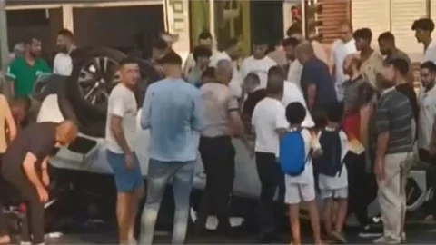 MERSİN'DE 2 ARAÇ ÇARPIŞTI: 2 YARALI