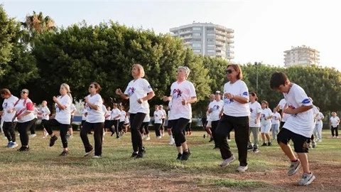 MERSİNLİLER GÜNE BÜYÜKŞEHİR’İN SABAH SPORUYLA BAŞLIYOR