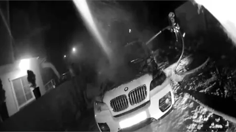 MERSİN BÜYÜKŞEHİR İTFAİYESİ YANAN TIR VE OTOMOBİLİ KISA SÜREDE SÖNDÜRDÜ