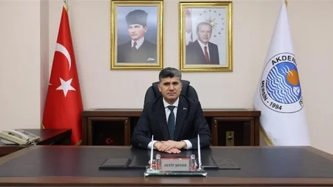 AKDENİZ’DE YEŞİL ALANLARDAKİ İŞGALLERE GEÇİT YOK!