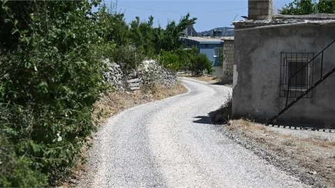 BÜYÜKŞEHİR, GÜLNAR KIRSALINDAKİ ÜSTYAPI YATIRIMLARINI SÜRDÜRÜYOR