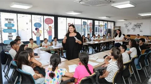 ‘HELLO MERSİN’ KONUŞMA KULÜBÜ, YAZ DÖNEMİNDE DE İLGİ GÖRÜYOR