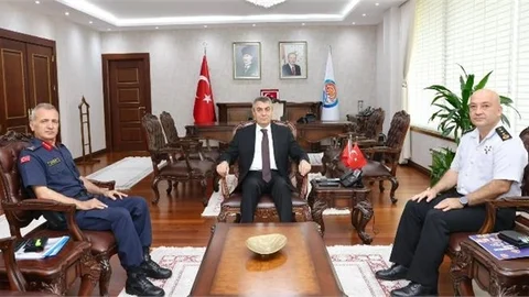 VALİ TOROS, TUĞGENERAL ATASOY VE ALBAY KİBAR İLE BİRARAYA GELDİ