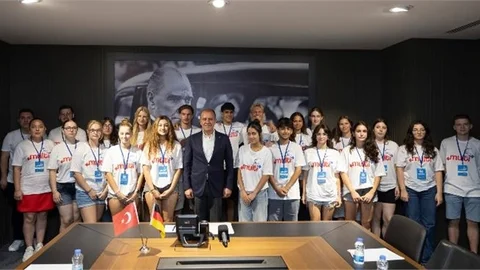 BAŞKAN SEÇER, OBERHAUSEN’DAN GELEN ÖĞRENCİLER İLE BİR ARAYA GELDİ