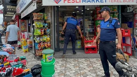 TARSUS’TA KALDIRIMLARI İŞGAL EDEN TEZGAHLARA MÜDAHALE EDİLDİ