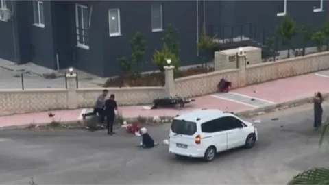 Mezitli Akdeniz Mahallesi’nde Motosiklet Kazası: 1 Kişi Hastaneye Kaldırıldı