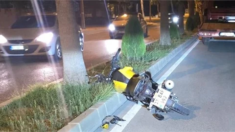 Seyir Halindeki Motosiklet Devrildi: 2 Yaralı