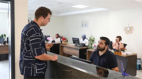 Tarsus Üniversitesi Aday Öğrencilerin Yanında