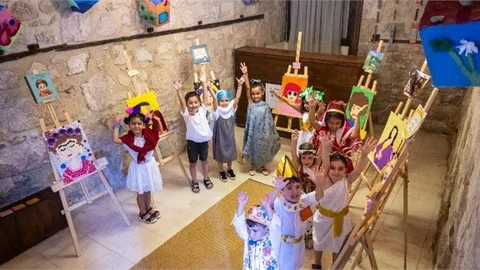 Miniklerin Fırçasından Çıkan Renkli Hayaller Tadeka’da Sergileniyor