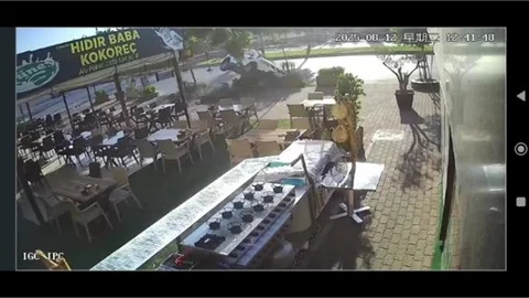 Mersin'de Görünmez Kaza, Araç Yan Yattı