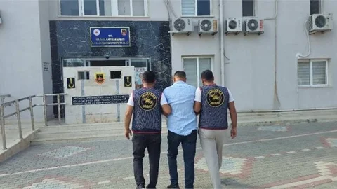 Kırmızı Bültenle Aranan Şahıs Jandarma Operasyonuyla Yakalandı