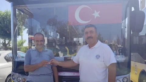 Tarsus’ta Büyükşehir Toplu Taşıma Aracında Bulunan Altın Sahibine Teslim Edildi