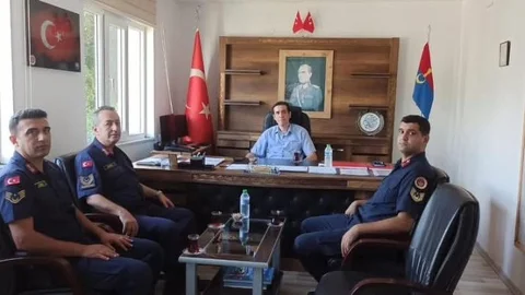 Kaymakam Topsakaloğlu 'dan Yeni Atanan Başçavuş Akgün'e Hayırlı Olsun Ziyareti