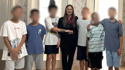 Vali Eşinden Çağlayan Çocuk Evine Ziyaret