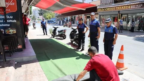 Toroslar Zabıtasından Ruhsat ve Kaldırım İşgaline Sıkı Denetim