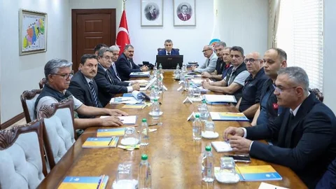 Mersin'de "Orman Yangınlarıyla Mücadele Değerlendirme Toplantısı" Yapıldı