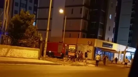 Mezitli’de Klima Motoru Yangını Korkuttu
