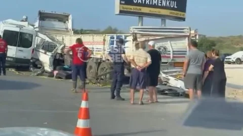 Öğrencileri Taşıyan Minibüs Kaza Yaptı:2 Ölü 10 Yaralı