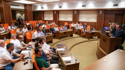 Mersin'de Hayvan Bakımevi ve Rehabilitasyon Merkezleri Değerlendirme Toplantısı Yapıldı