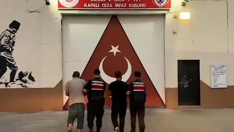 "Kablo Hırsızları Jandarmadan Kaçamadı"