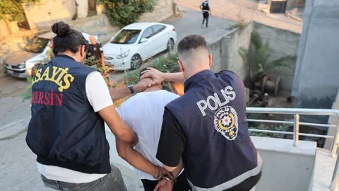 Mersin’de Aranan Şahıslara Eş Zamanlı Operasyon