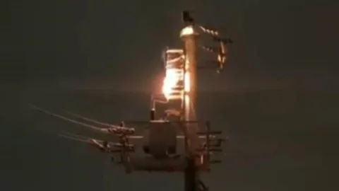 Mersin’de Elektrik Trafosunda Yangın Paniği