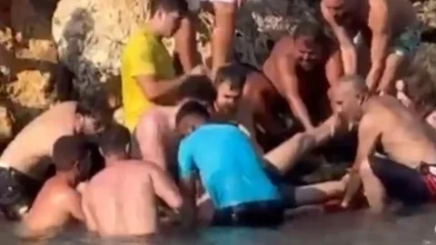 Mersin Silifke’de Kayalıktan Atladığı Sanılan Genç Aslında Denizde Fenalaşmış