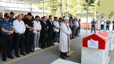 Mersin'de Vefat Eden Polis Memuru Toprağa Verildi