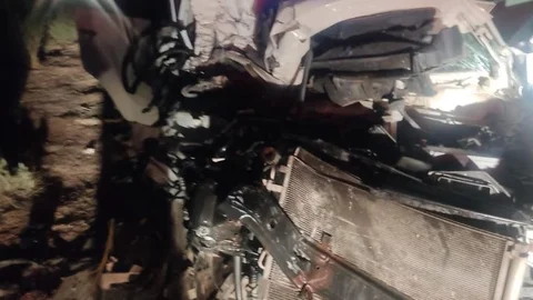 Kaza Sonrası Araçta Sıkışan Vatandaşı Mersin Büyükşehir İtfaiyesi Kurtardı